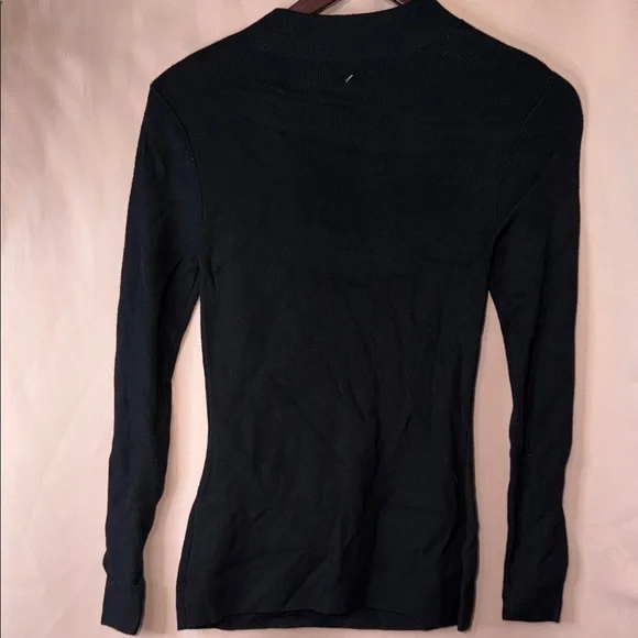 BOLD elements Black Long Sleeve Top with Gold Accents - Picture 3 of 6